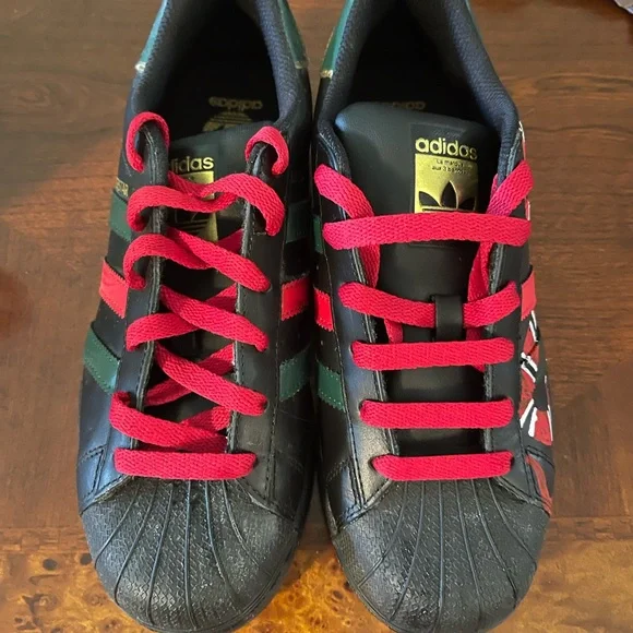 Superstar RARE Adidas Black Gold w Red, Green Stripes White Painted Snake Sz 4.5 - Picture 5 of 10